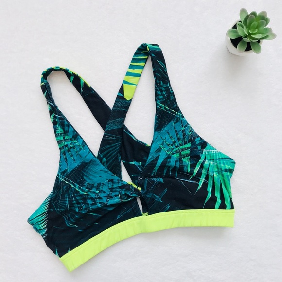 Fabletics Other - Fabletics Tropical Print Cut Out Sports Bra